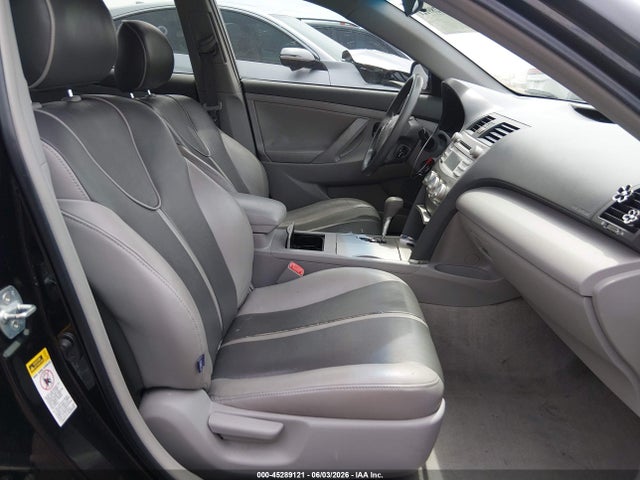45289121 :رقم المزاد ، 4T1BF3EK7AU047549 vin ، 2010 Toyota Camry Le مزاد بيع