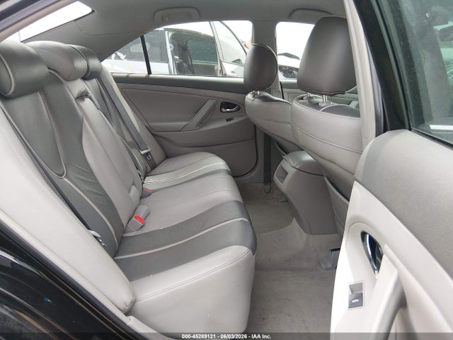 45289121 :رقم المزاد ، 4T1BF3EK7AU047549 vin ، 2010 Toyota Camry Le مزاد بيع