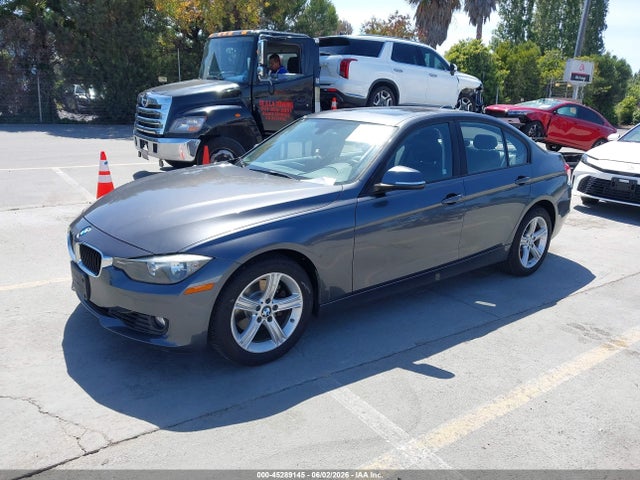 2013 Bmw 328i მანქანა იყიდება აუქციონზე, vin: WBA3C1C53DF434883, აუქციონის ნომერი: 45289145