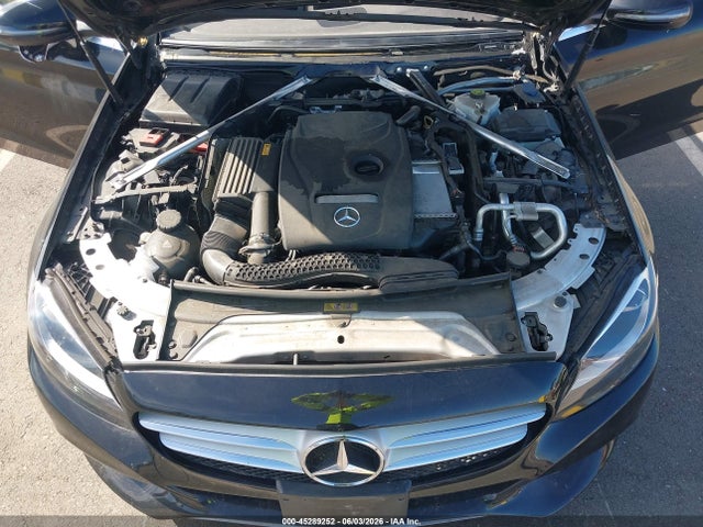 Продаж на аукціоні авто 2018 Mercedes-benz C 300, vin: 55SWF4JB2JU255668, номер лоту: 45289252