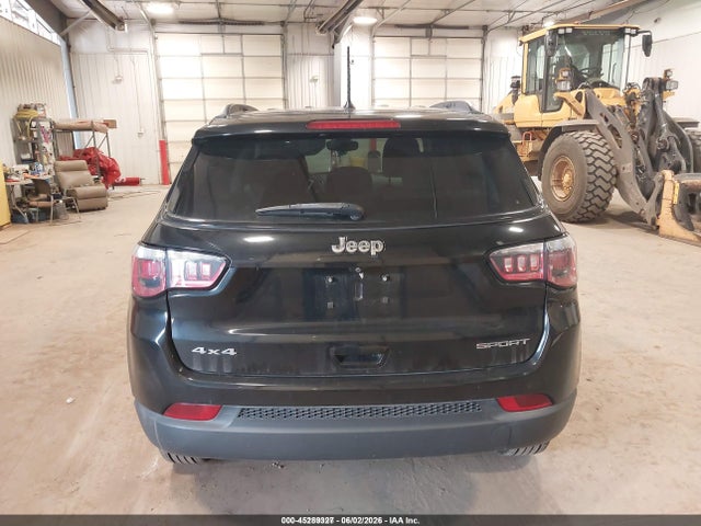 3C4NJDAB4JT359639 Jeep Compass Sport 4x4