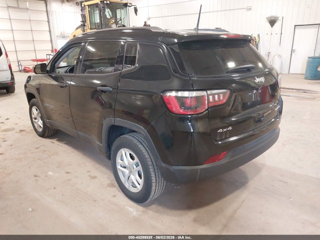 3C4NJDAB4JT359639 Jeep Compass Sport 4x4