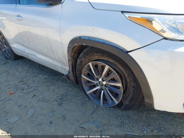 Auction sale of the 2018 Toyota Highlander Xle, vin: 5TDJZRFH0JS526249, lot number: 45289419