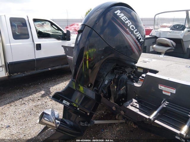 Tracker Other 2014 BUJ10810K314 Image 10