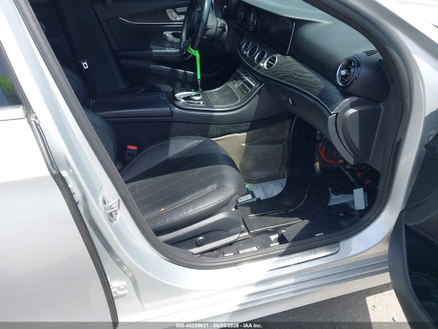 Mercedes-Benz E 300 2019 WDDZF4JB7KA527601 Image 5