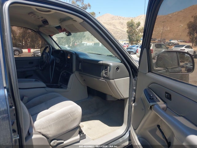 45289651 :رقم المزاد ، 3GNEC16Z85G215676 vin ، 2005 Chevrolet Suburban 1500 Ls مزاد بيع