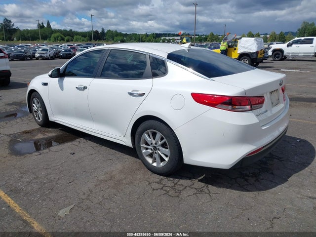 KIA Optima Lx 2016 KNAGT4L32G5087204 Image 3