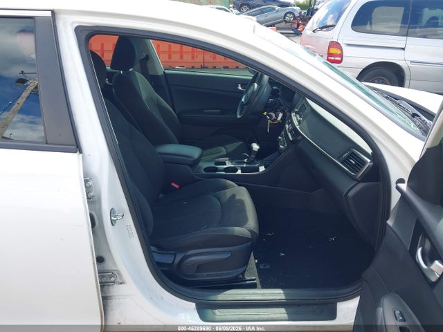 KIA Optima Lx 2016 KNAGT4L32G5087204 Image 5