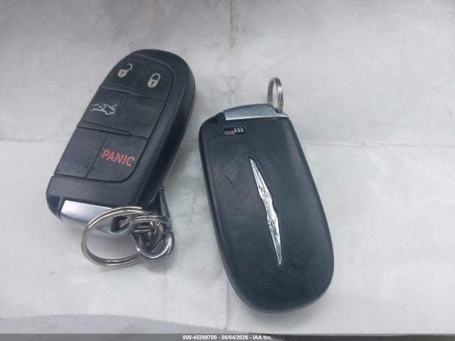 Продаж на аукціоні авто 2016 Chrysler 200 Limited, vin: 1C3CCCAB5GN166442, номер лоту: 45289700