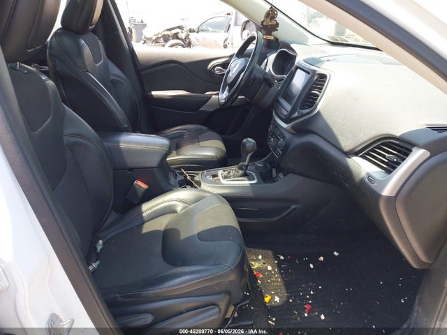 45289770 :رقم المزاد ، 1C4PJMLX2JD607586 vin ، 2018 Jeep Cherokee Latitude Plus 4x4 مزاد بيع