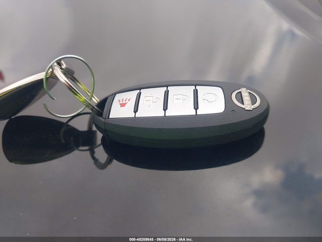 5N1BT3BA3NC727299 Nissan Rogue Sv Fwd