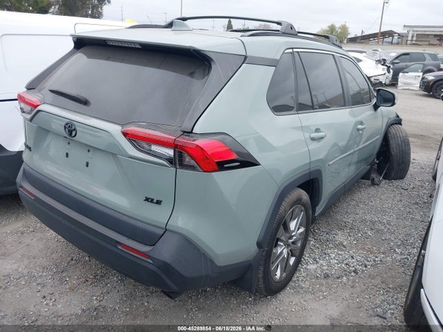 45289854 :رقم المزاد ، 2T3C1RFVXPW279559 vin ، 2023 Toyota Rav4 Xle Premium مزاد بيع