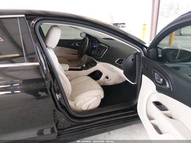 45289882 :رقم المزاد ، 1C3CCCFB6GN183517 vin ، 2016 Chrysler 200 Lx مزاد بيع