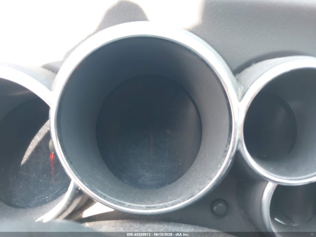 2005 Pontiac Vibe მანქანა იყიდება აუქციონზე, vin: 5Y2SM63805Z476172, აუქციონის ნომერი: 45289912