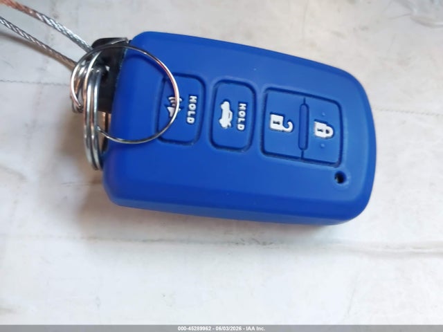 JTMWFREVXJJ167494 Toyota Rav4 Xle