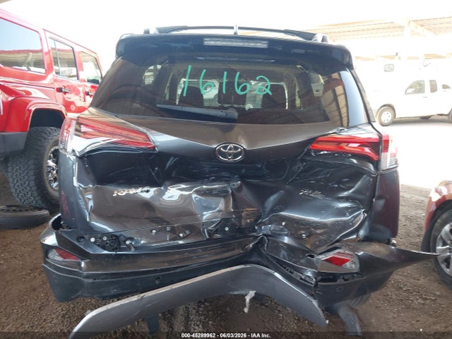 JTMWFREVXJJ167494 Toyota Rav4 Xle