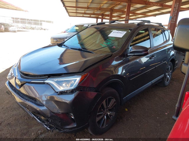 JTMWFREVXJJ167494 Toyota Rav4 Xle