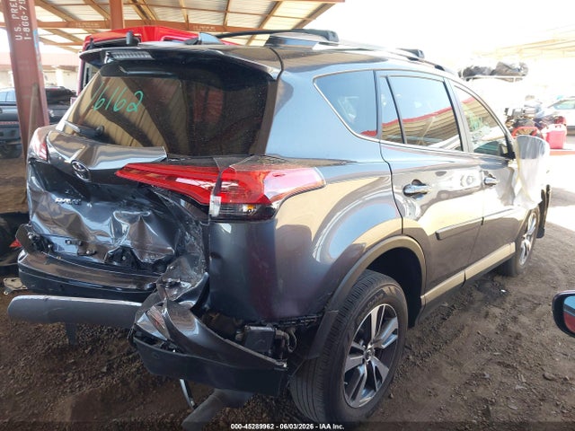 JTMWFREVXJJ167494 Toyota Rav4 Xle