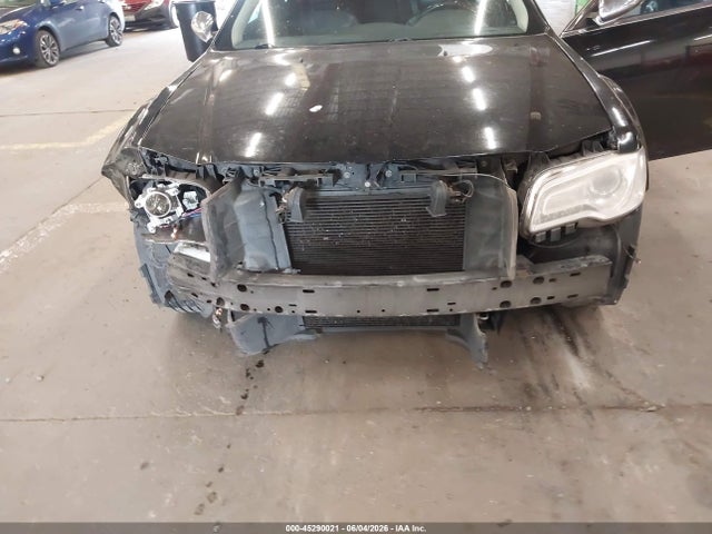 2C3CCAEG2FH766126 Chrysler 300C