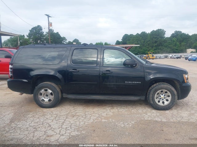 45290046 :رقم المزاد ، 1GNSKJE32BR208642 vin ، 2011 Chevrolet Suburban 1500 Lt1 مزاد بيع