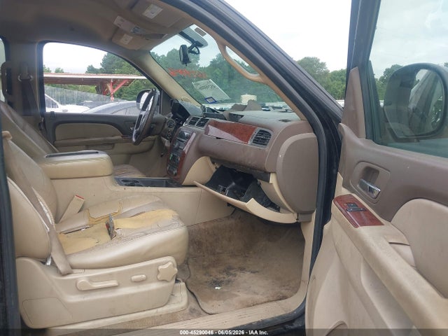 45290046 :رقم المزاد ، 1GNSKJE32BR208642 vin ، 2011 Chevrolet Suburban 1500 Lt1 مزاد بيع