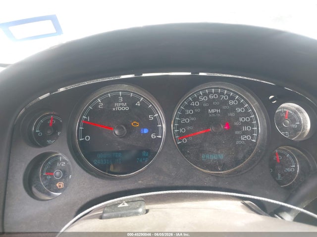 45290046 :رقم المزاد ، 1GNSKJE32BR208642 vin ، 2011 Chevrolet Suburban 1500 Lt1 مزاد بيع