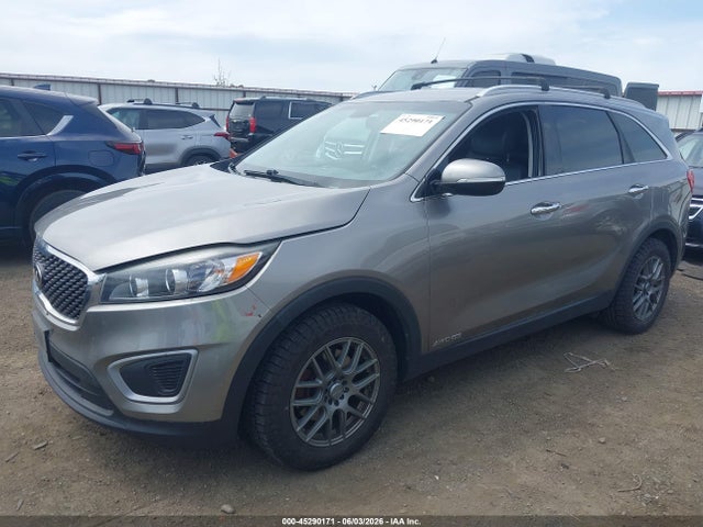 45290171 :رقم المزاد ، 5XYPGDA57HG312737 vin ، 2017 Kia Sorento 3.3l Lx مزاد بيع