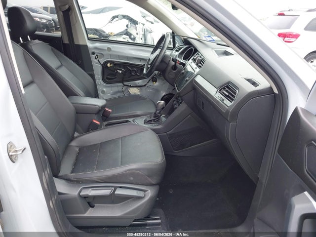 Продаж на аукціоні авто 2018 Volkswagen Tiguan 2.0t Se/2.0t Sel, vin: 3VV3B7AX3JM091387, номер лоту: 45290312