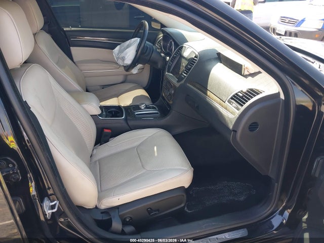 2C3CCAEGXFH893982 Chrysler 300C