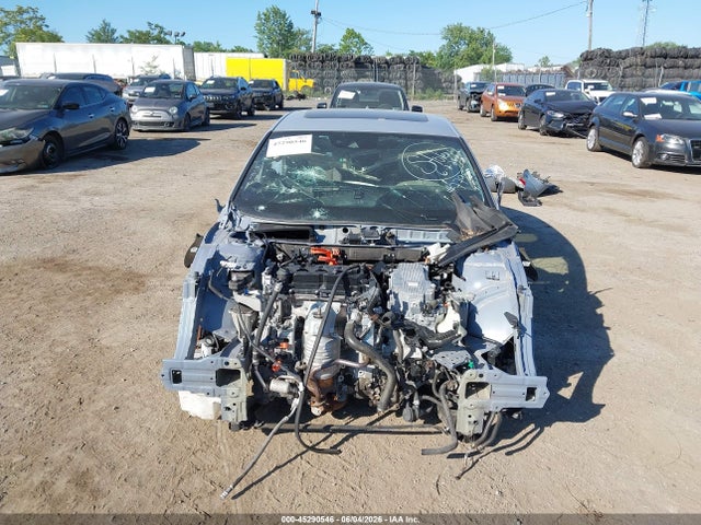 1HGCV3F99NA007795 Honda Accord Hybrid Touring