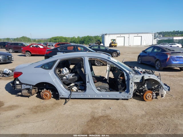 1HGCV3F99NA007795 Honda Accord Hybrid Touring