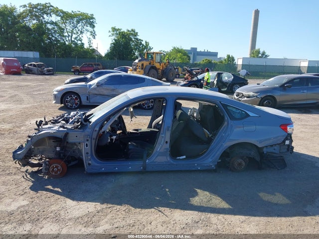 1HGCV3F99NA007795 Honda Accord Hybrid Touring