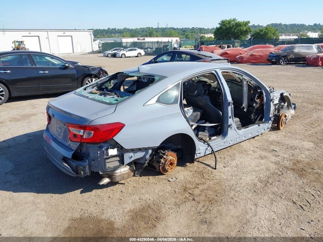 1HGCV3F99NA007795 Honda Accord Hybrid Touring
