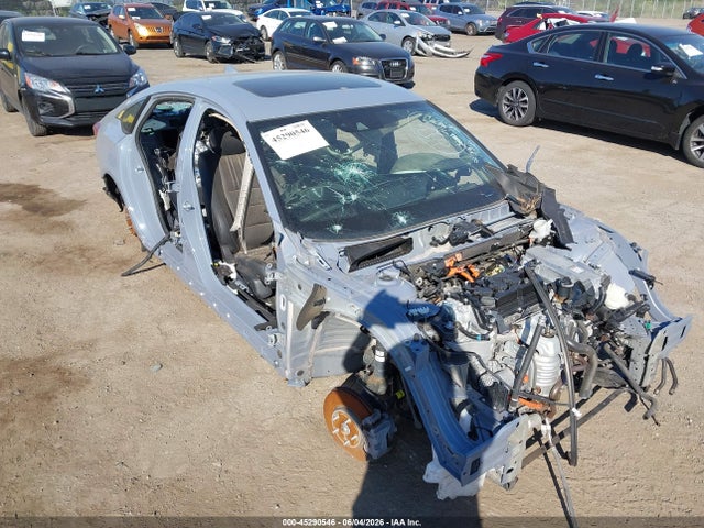 1HGCV3F99NA007795 Honda Accord Hybrid Touring