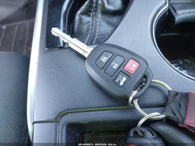 45290573 :رقم المزاد ، 4T1BF1FK1HU281277 vin ، 2017 Toyota Camry Le مزاد بيع