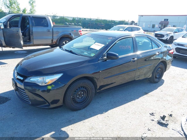 45290573 :رقم المزاد ، 4T1BF1FK1HU281277 vin ، 2017 Toyota Camry Le مزاد بيع