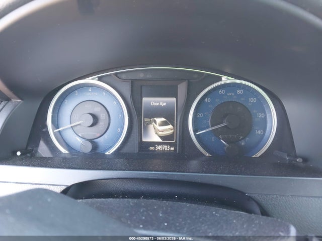45290573 :رقم المزاد ، 4T1BF1FK1HU281277 vin ، 2017 Toyota Camry Le مزاد بيع
