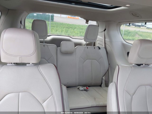 Chrysler Pacifica Limited 2017 2C4RC1GG4HR635621 Image 18