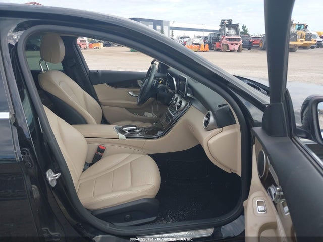 2016 Mercedes-benz C 300 4matic მანქანა იყიდება აუქციონზე, vin: 55SWF4KB2GU146845, აუქციონის ნომერი: 45290761