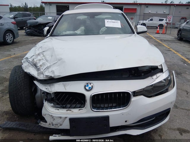 2017 Bmw 330i მანქანა იყიდება აუქციონზე, vin: WBA8B9C37HK885981, აუქციონის ნომერი: 45290812