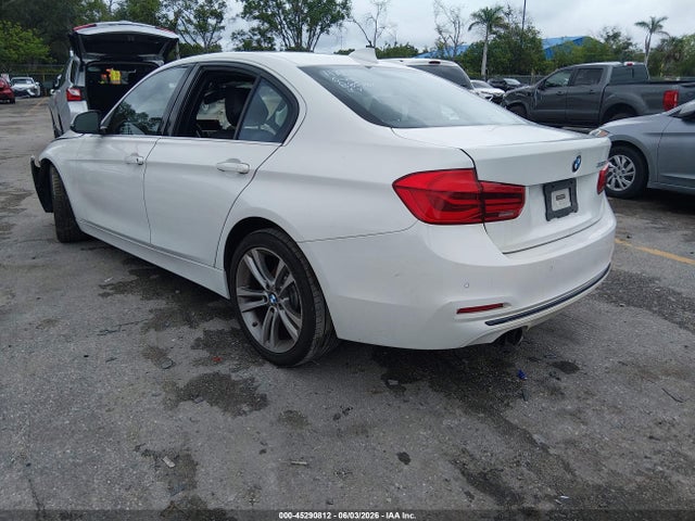 2017 Bmw 330i მანქანა იყიდება აუქციონზე, vin: WBA8B9C37HK885981, აუქციონის ნომერი: 45290812