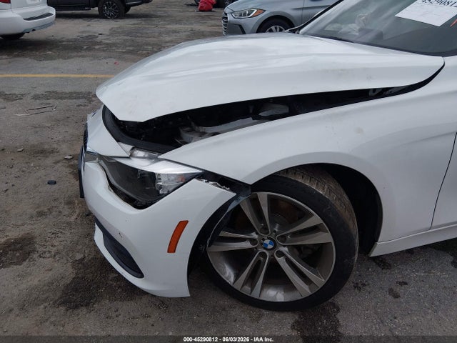 2017 Bmw 330i მანქანა იყიდება აუქციონზე, vin: WBA8B9C37HK885981, აუქციონის ნომერი: 45290812