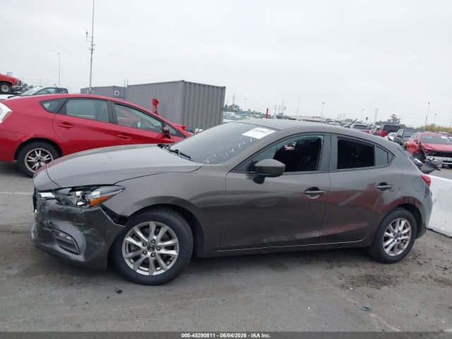 3MZBN1K77HM114917 Mazda Mazda3 Sport