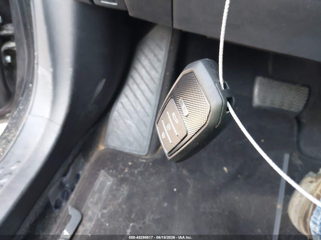JTNKHMBX0K1042311 Toyota C-HR XLE