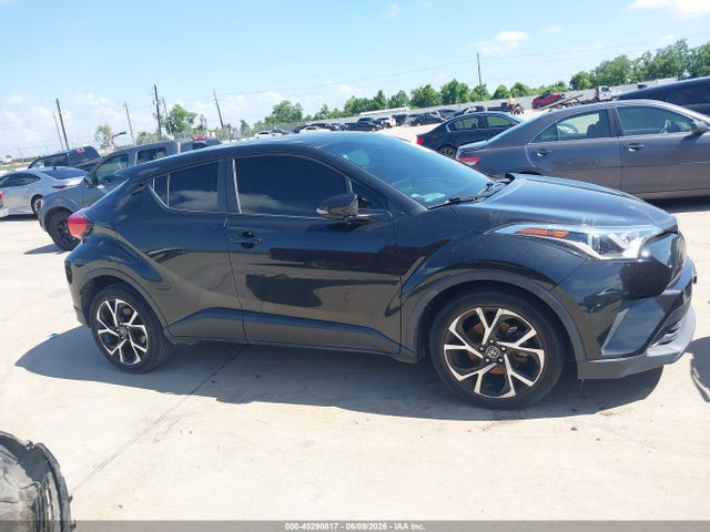 JTNKHMBX0K1042311 Toyota C-HR XLE