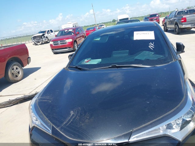 JTNKHMBX0K1042311 Toyota C-HR XLE