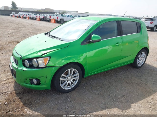 Chevrolet Sonic Lt Auto 2015 1G1JC6SG1F4218810 Image 2