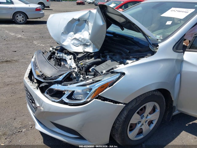 Продажа на аукционе авто 2017 Chevrolet Cruze Ls Auto, vin: 1G1BC5SM6H7194848, номер лота: 45290950
