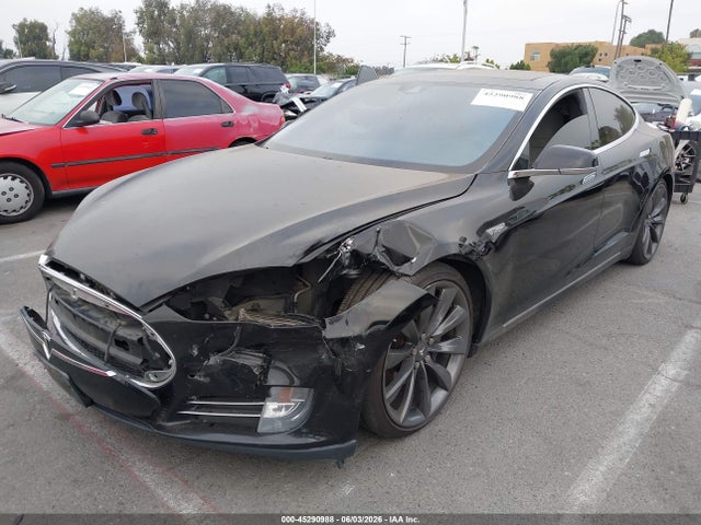 Tesla Model S 60d/70d/75d/85d/90d 2016 5YJSA1E22GF126569 Image 2