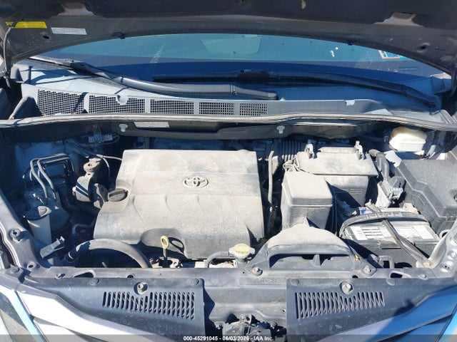 5TDDK3DC2FS116842 Toyota Sienna Xle Premium 7 Passenger